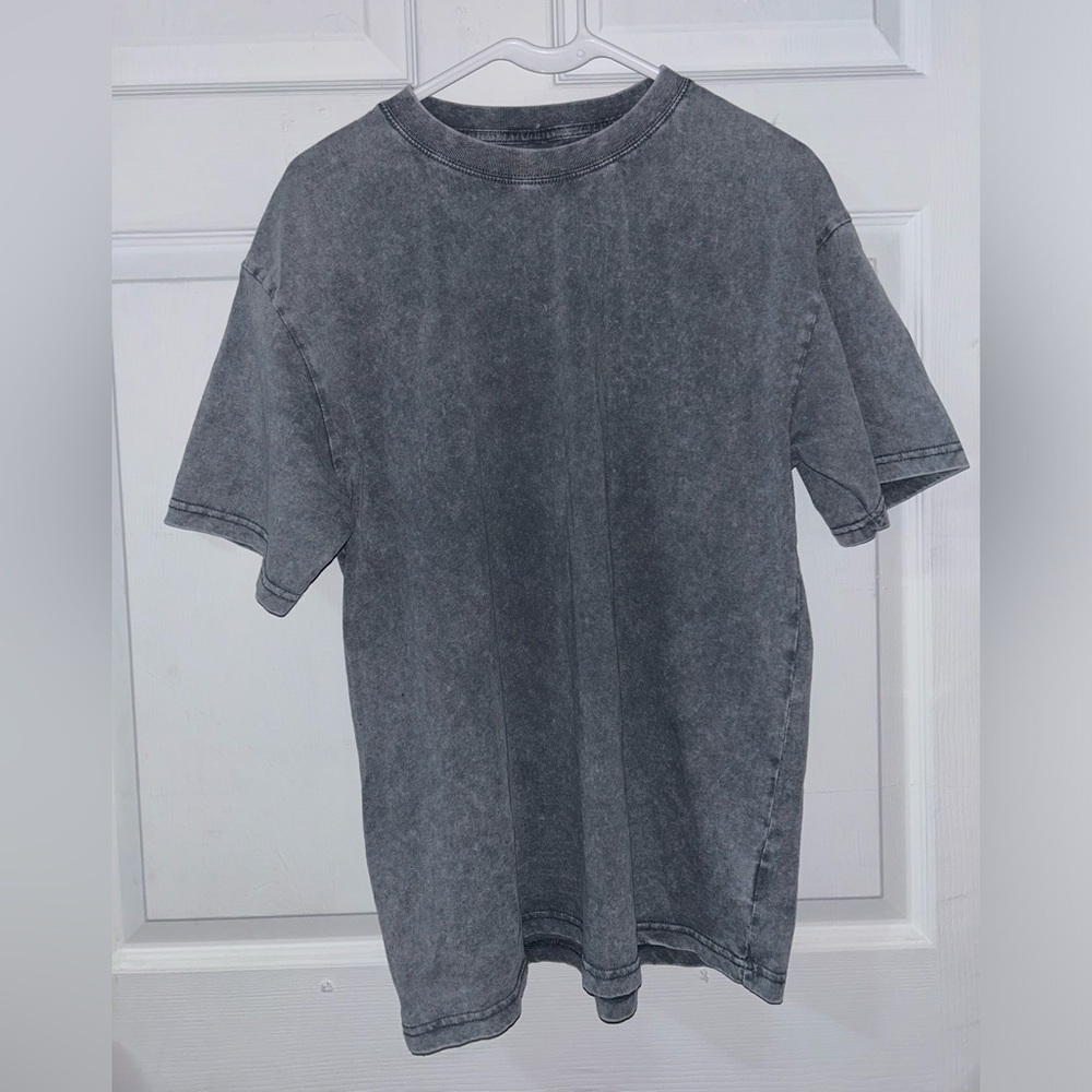 BRAND NEW Men's Gray T-Shirt
